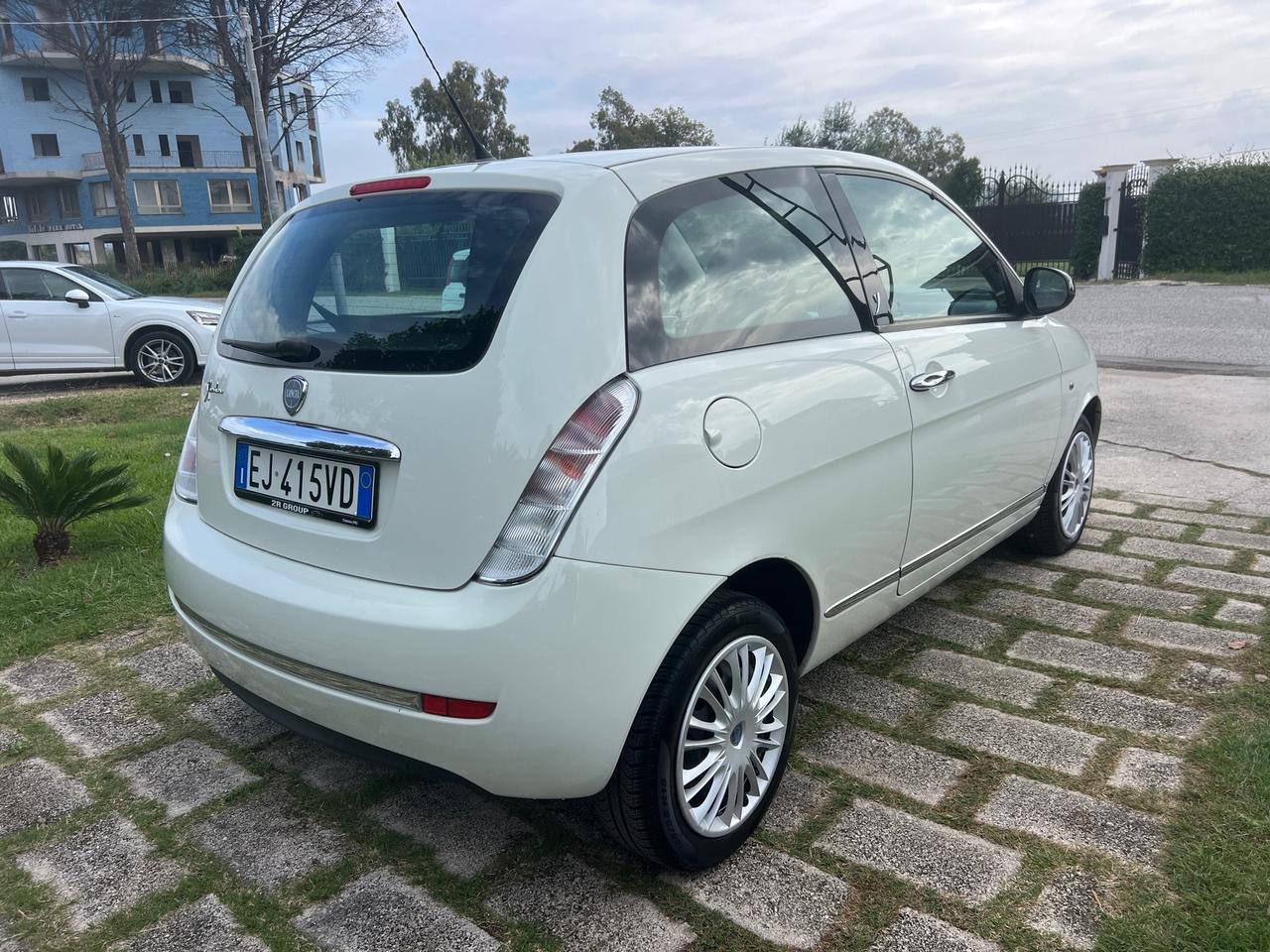 Lancia Ypsilon 1.2 69CV Unyca-2011"IMPECCABILE"