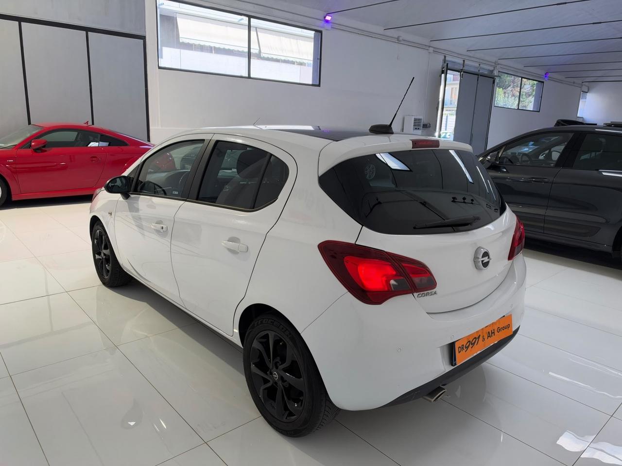 Opel Corsa 1.2 5 porte b-Color