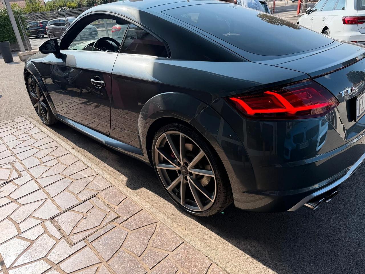 Audi TT TTS Coupé 2.0 TFSI 310 CV quattro