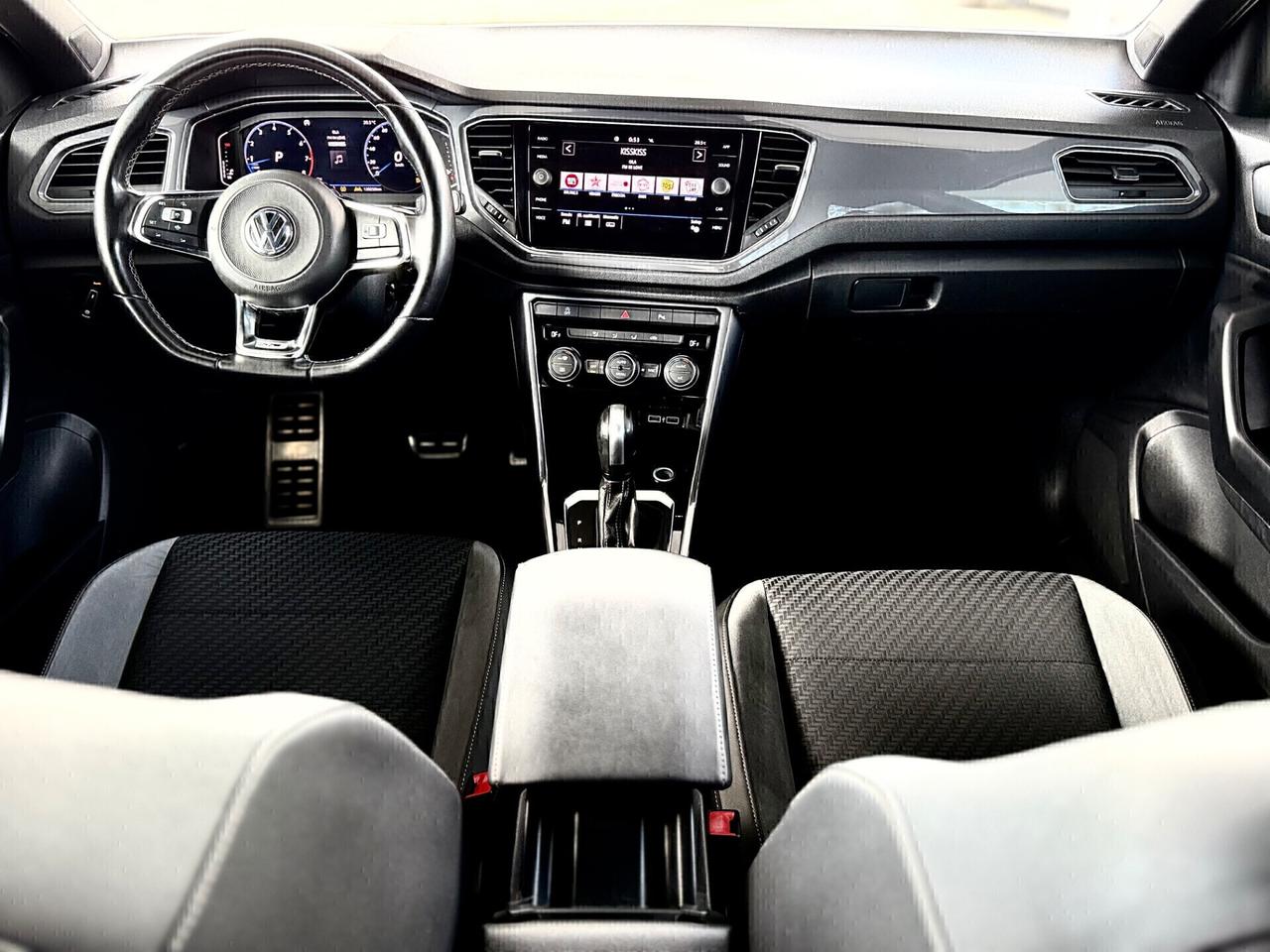VW T-Roc 1.5 TSI R-LINE *LED*CERCHI18*SENSORI*DSG