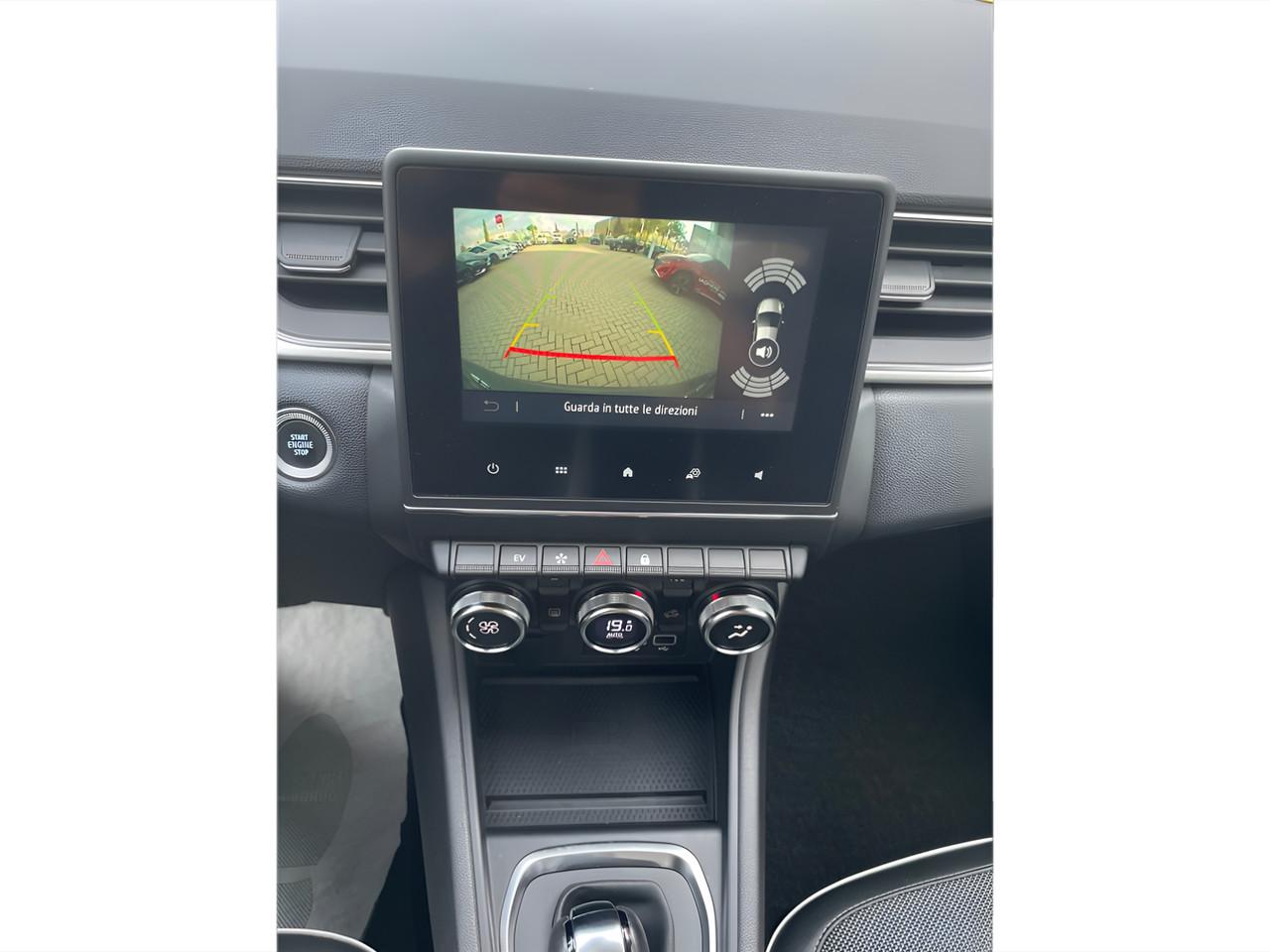 RENAULT Captur 1.6 E-Tech hybrid Intens 145cv auto