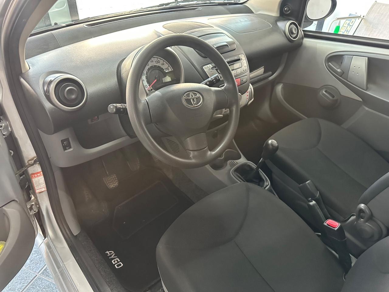 Toyota Aygo 1.0 12V VVT-i 5 porte Now Connect