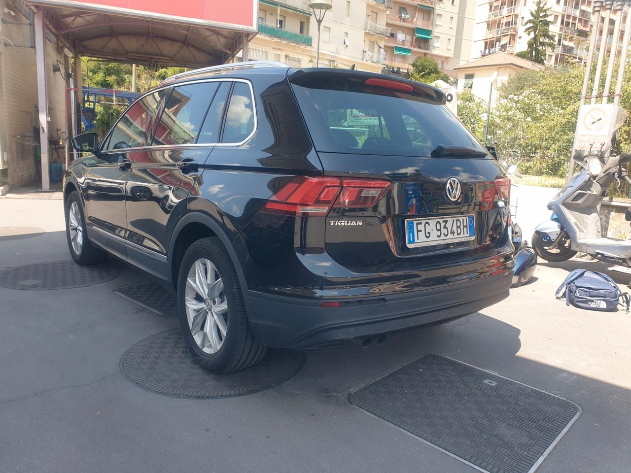 Volkswagen Tiguan 2.0 TDI SCR DSG 4MOTION Business BMT