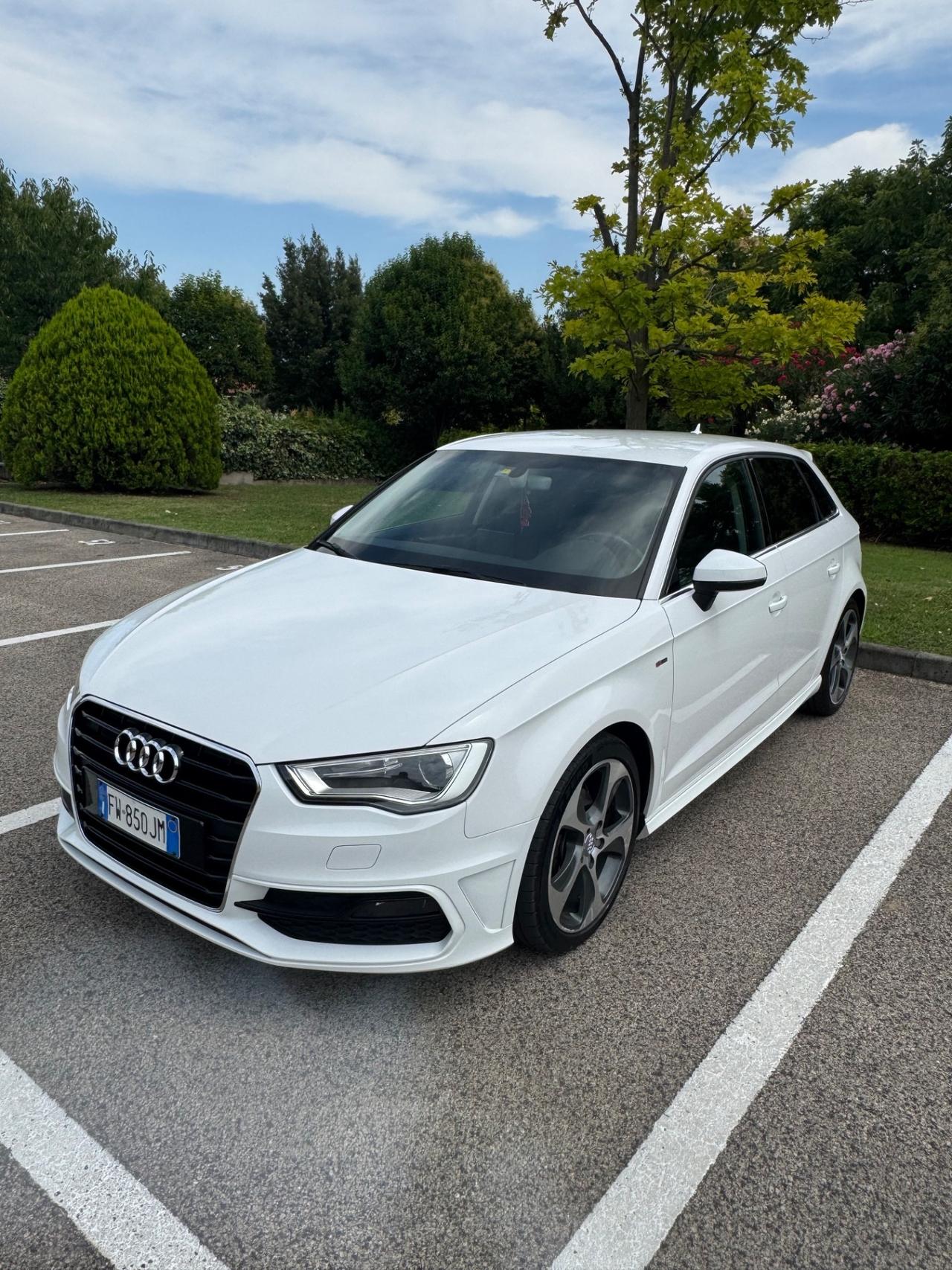 Audi A3 SPB 1.6 TDI clean diesel S tronic Business