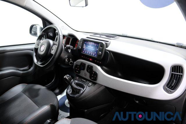 FIAT Panda CROSS 1.0 FIREFLY S&S HYBRID GARMIN NEOPATENTATI
