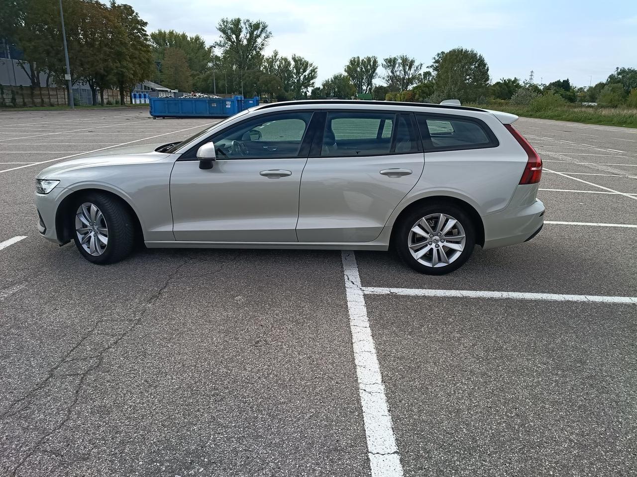 Volvo V60 momentum business pro 2.0 b4 mhev #12002