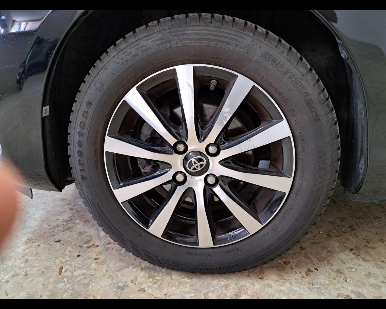 TOYOTA Yaris 5p 1.0 Active