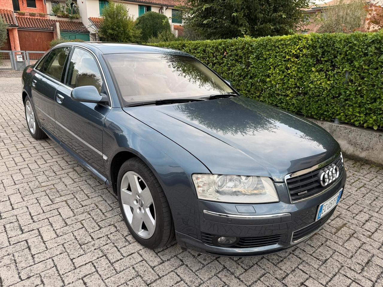 Audi A8 4.2 V8 quattro tiptronic