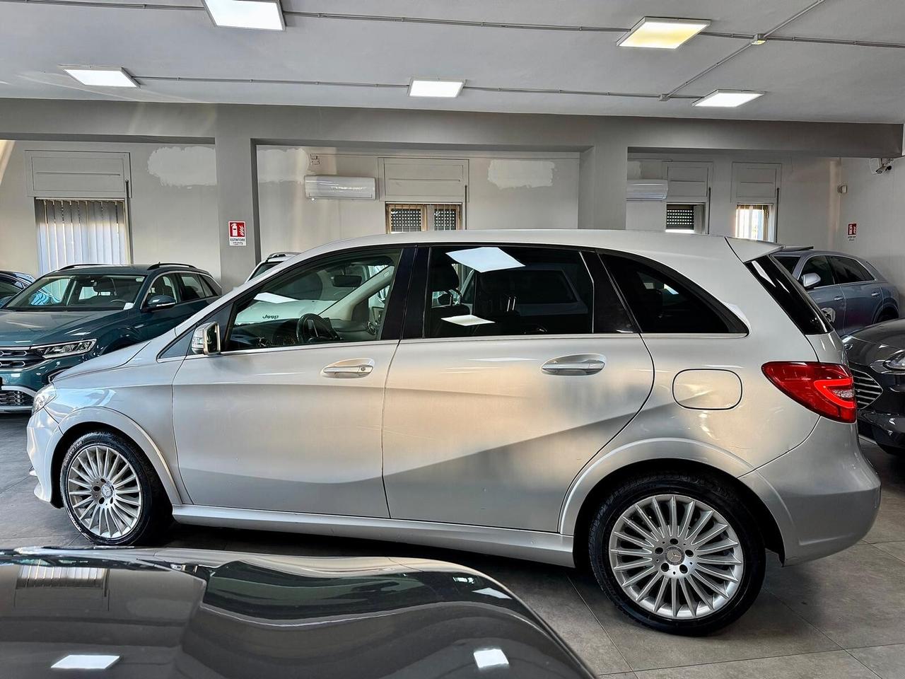 Mercedes B 200 NGD Automatic Sport 2015