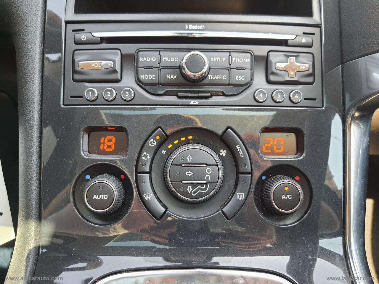 PEUGEOT 3008 1.6 HDi 112 CV Allure