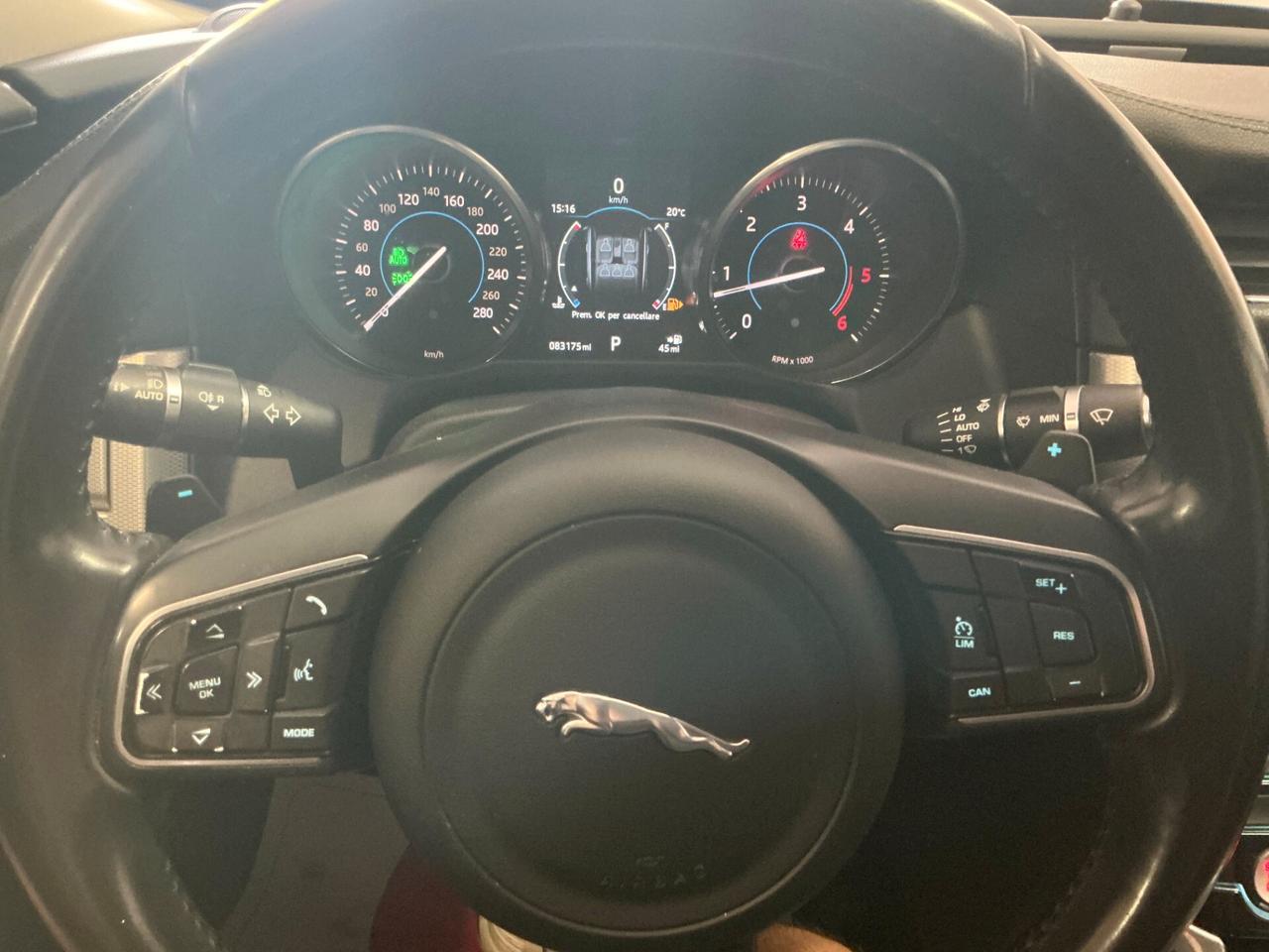 JAGUAR XF 3.0d V6 2015 TETTO APRIBILE FULL OPTIONAL 80.000KM