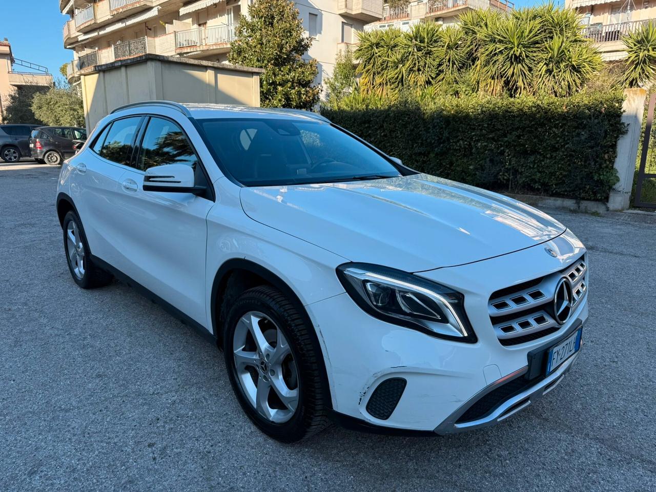 MERCEDES GLA 180 PREMIUM AUTO MY14 5P