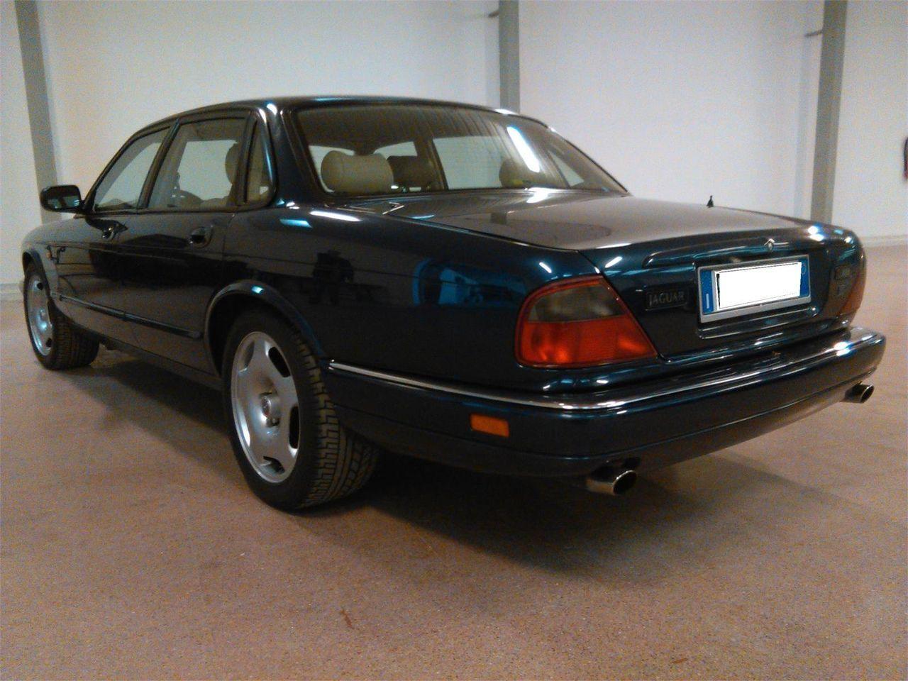 JAGUAR XJ XJR 4.0