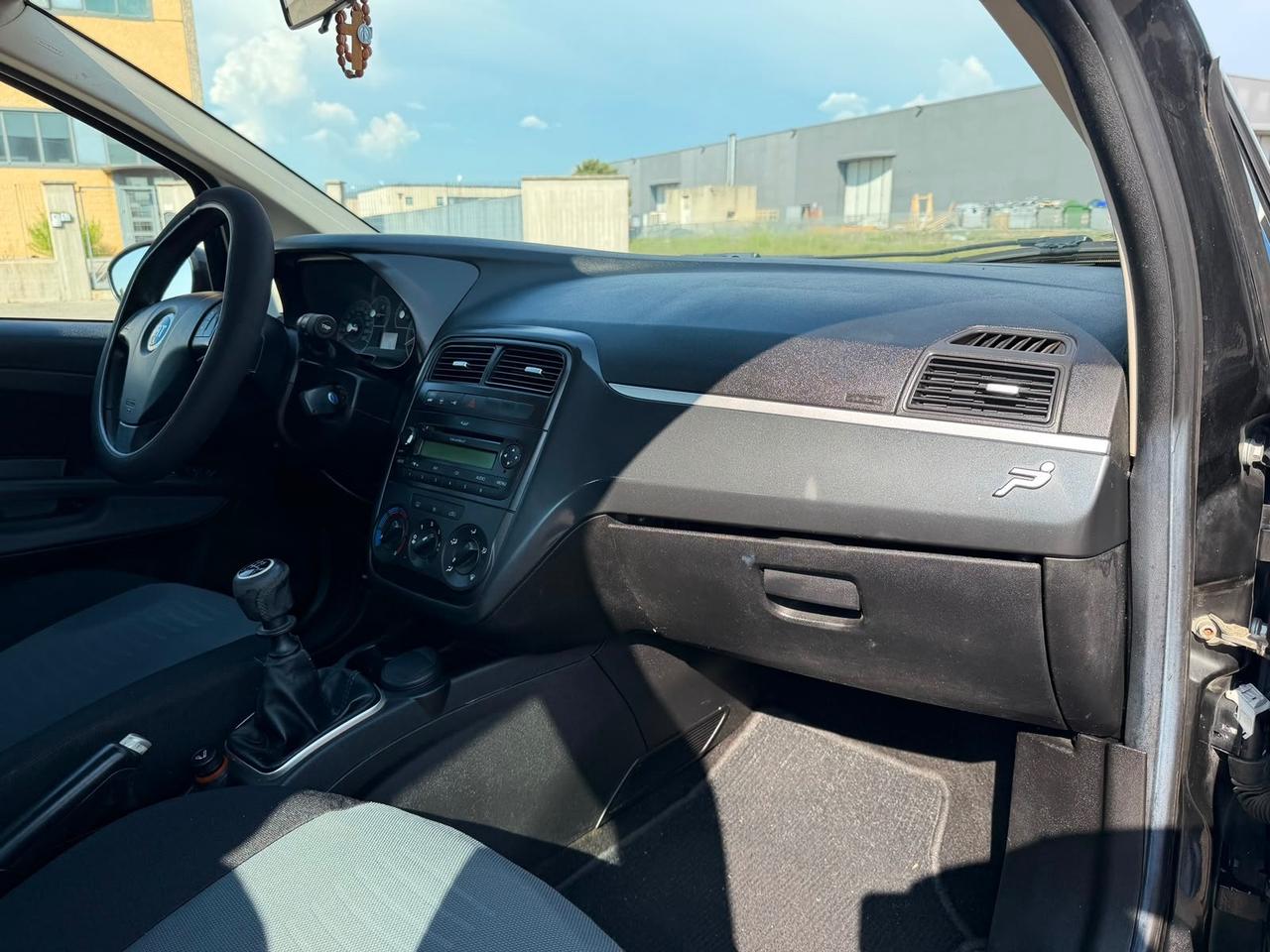Fiat Grande Punto 132000 KM