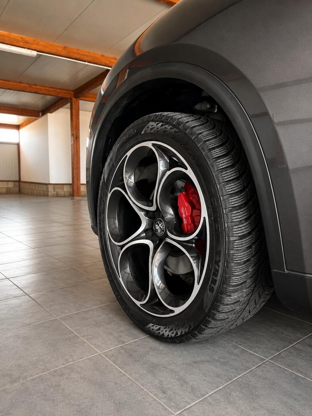 Alfa Romeo Stelvio 2.2 Turbodiesel 210 CV AT8 Q4 B-Tech TETTO APRIBILE