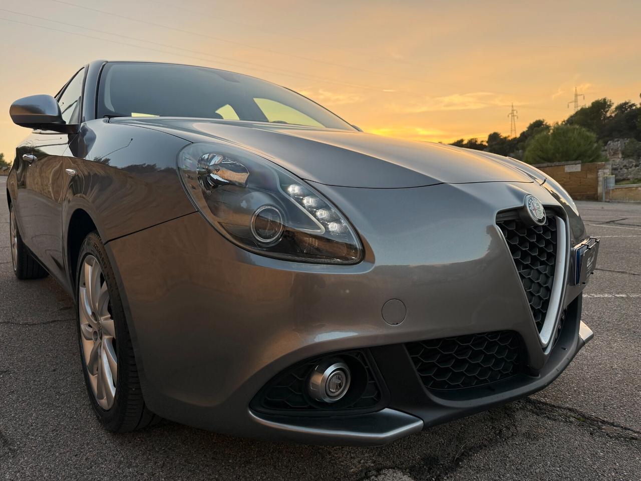 Alfa Romeo Giulietta/1.6 120CV/LED/17"/NEOPATENTATI