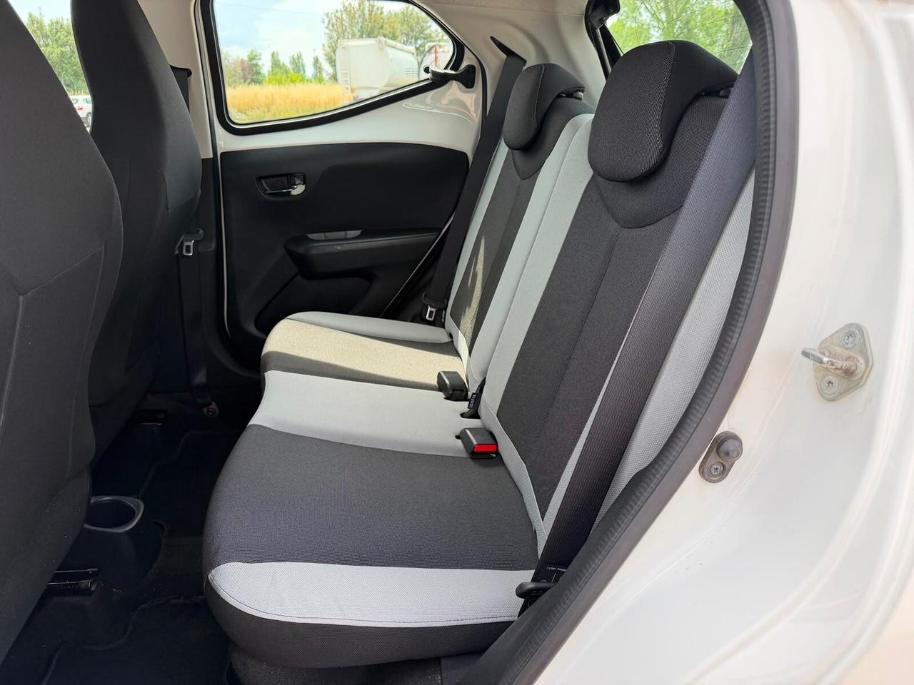 Toyota Aygo 1.0 VVT-i X-BLACK 140000 KM