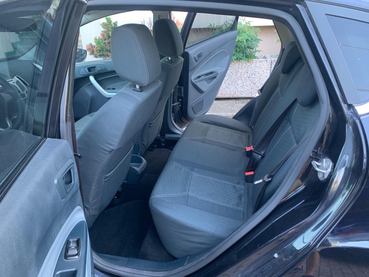 Ford Fiesta 1.4 TDCi 70CV 5 porte Titanium