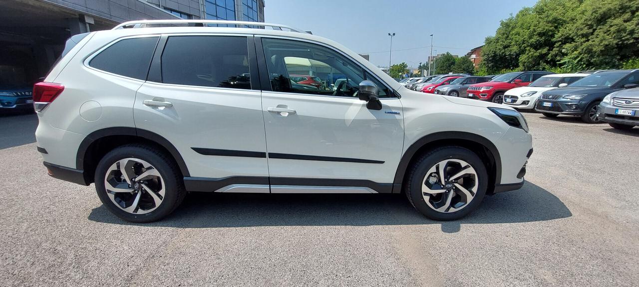 Subaru Forester 2.0 e-Boxer Lineartronic Premium