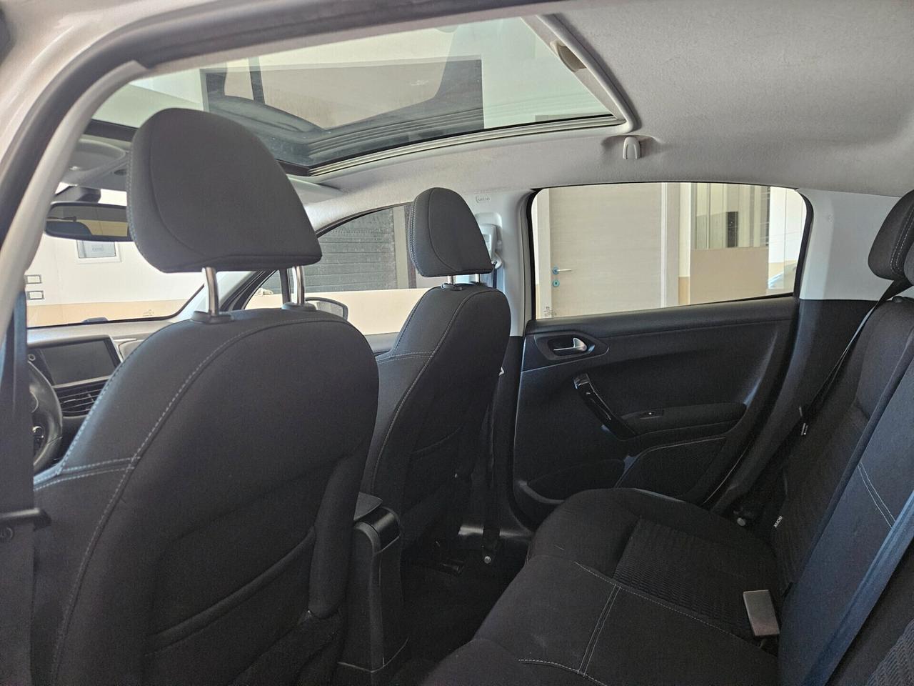 Peugeot 208 1.4 HDi 68 CV 5 porte Allure