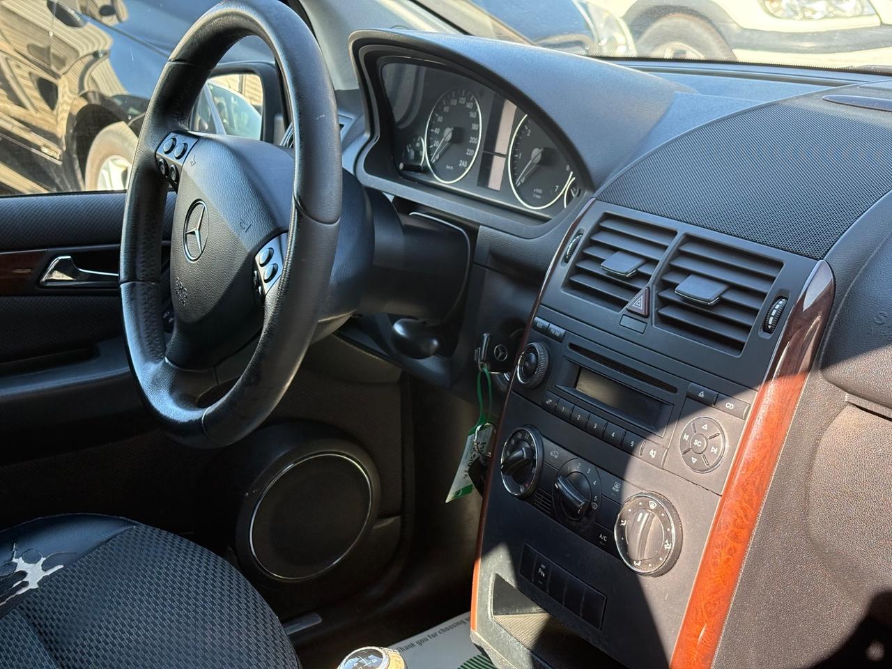 Mercedes-benz A 170 BlueEFFICIENCY Avantgarde