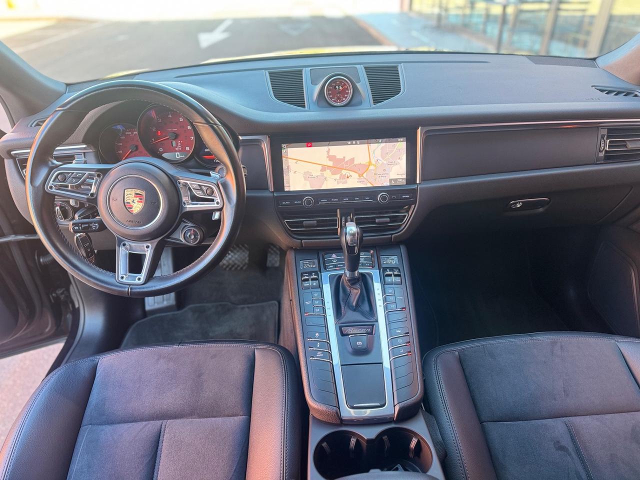 PORSCHE MACAN 2.0 245 APPROVED