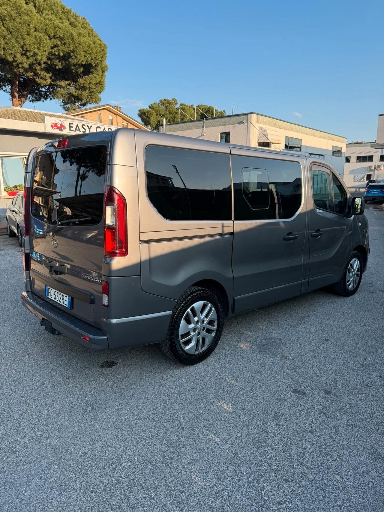 Opel Vivaro 1.6 Biturbo CDTI Combi L1H1 2,9t