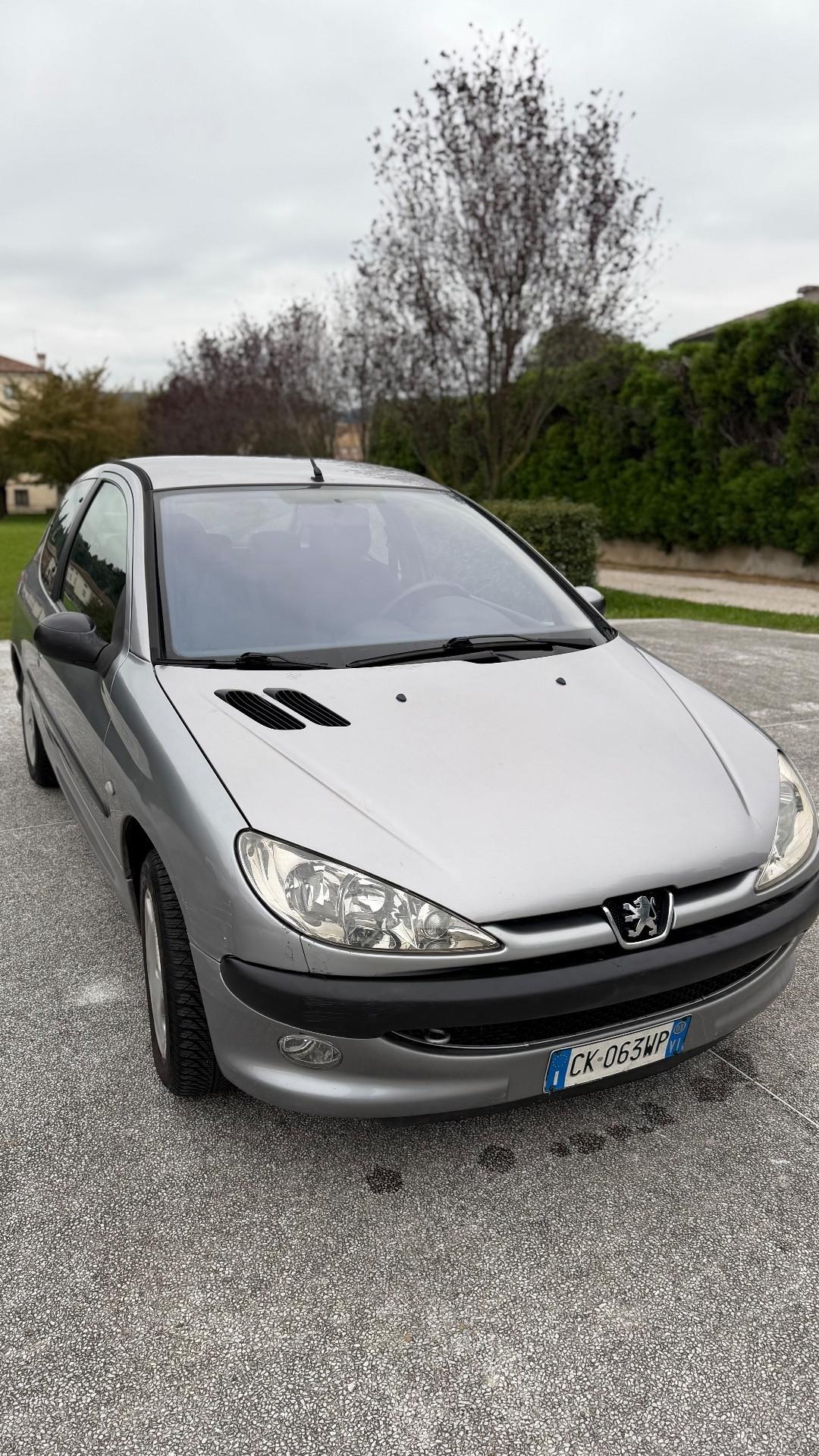 Peugeot 206 1.1 3p. XR