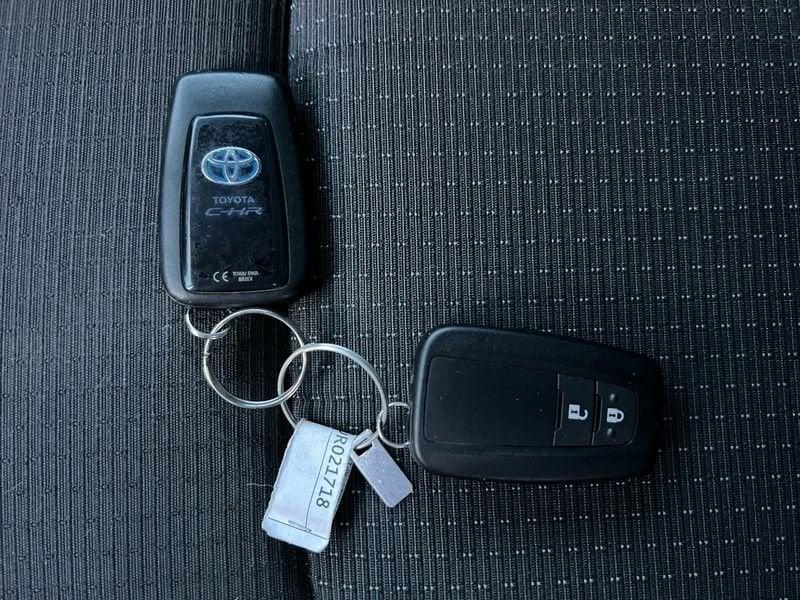 Toyota C-HR C-HR 1.8 Hybrid E-CVT Active