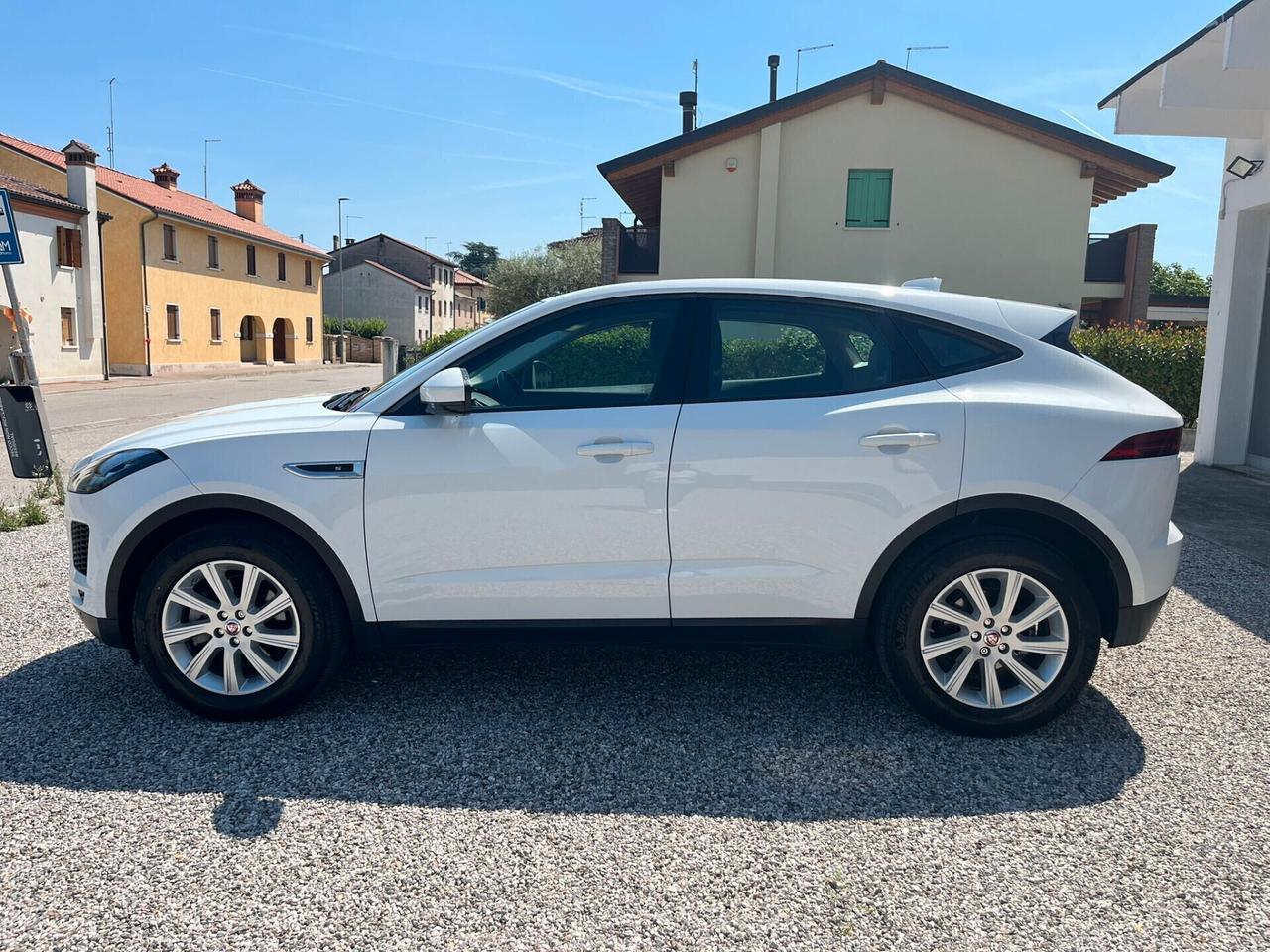 Jaguar E-Pace 2.0D 180 CV AWD aut. R-Dynamic HSE