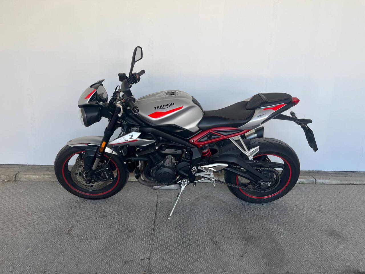 TRIUMPH Street Triple - Street Triple 765 R my17