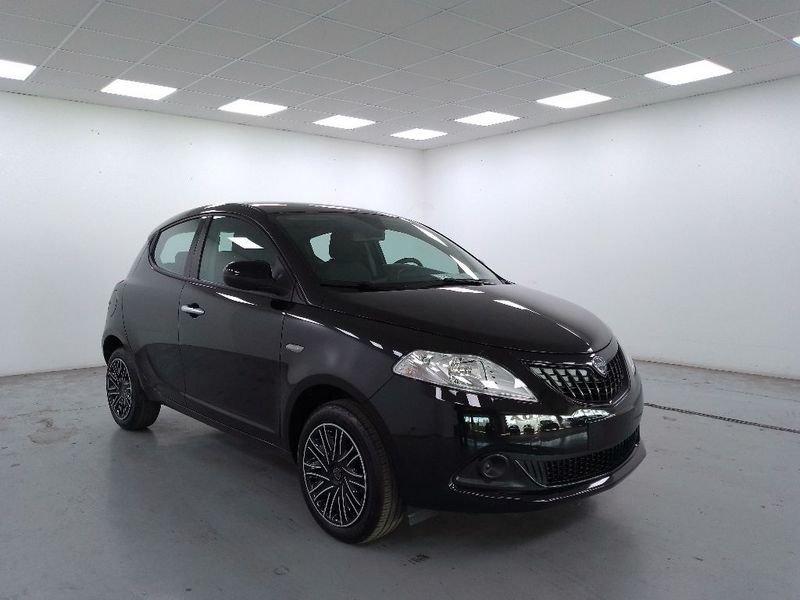 Lancia Ypsilon 1.0 firefly hybrid Silver Plus s&s 70cv