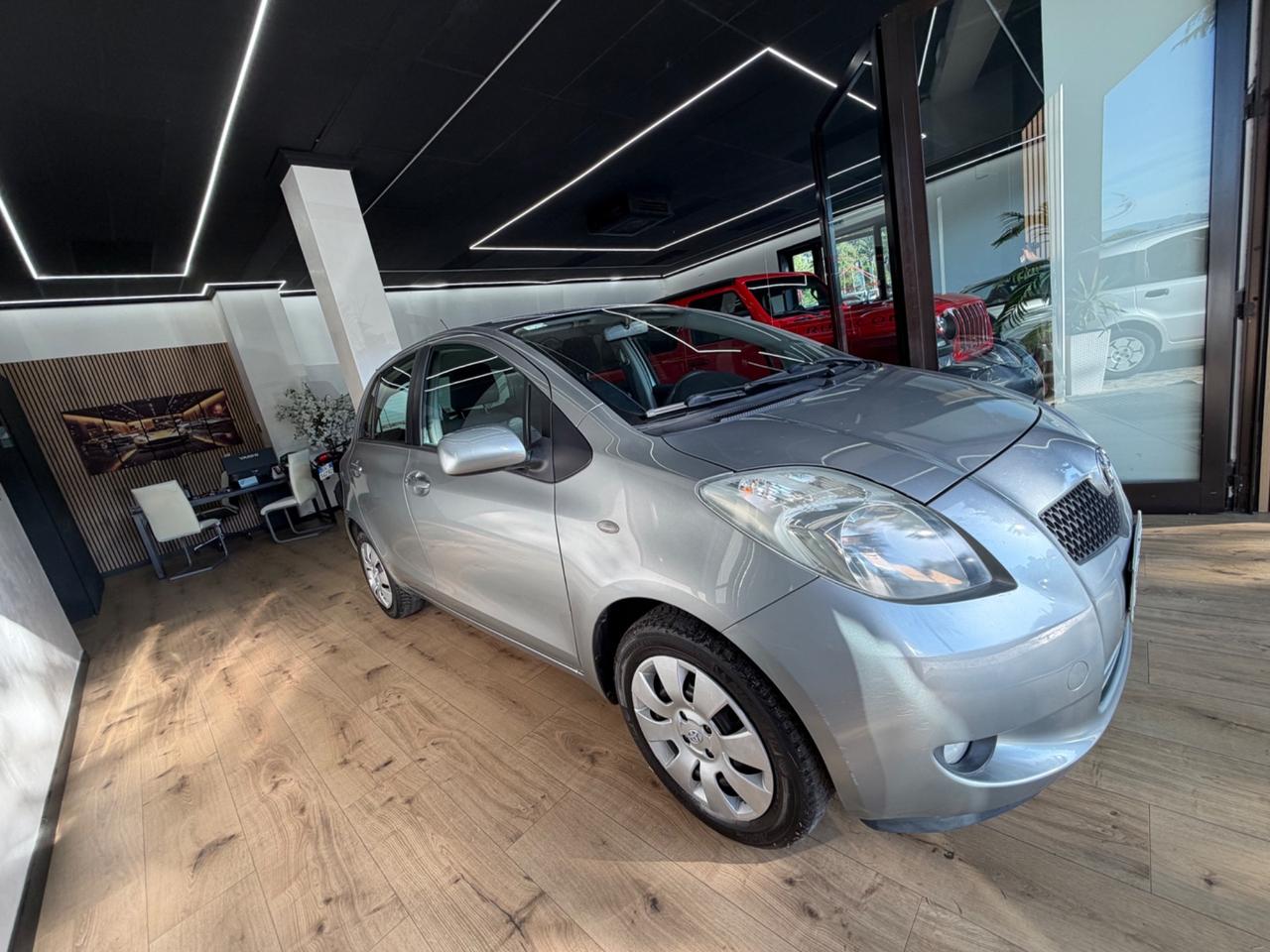 Toyota Yaris 1.0 5 porte Sol