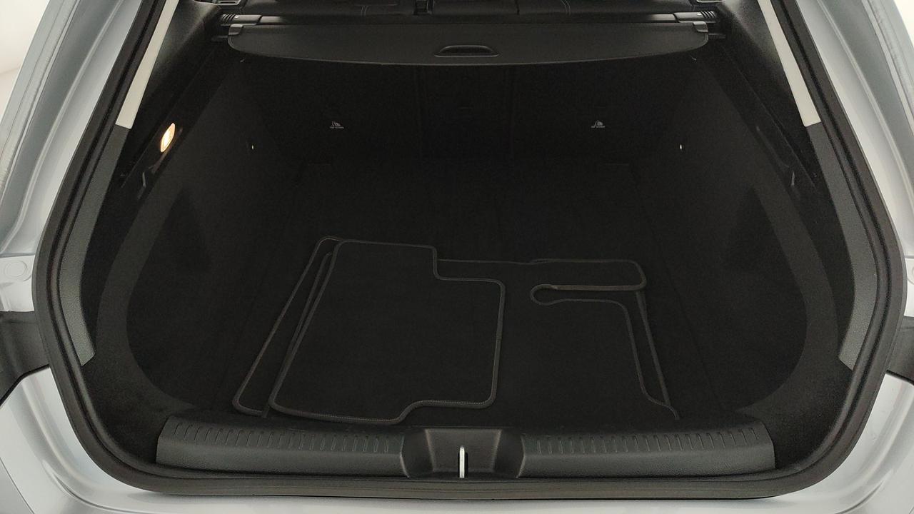 Mercedes-Benz CLA Shooting Brake 180 d Advanced auto