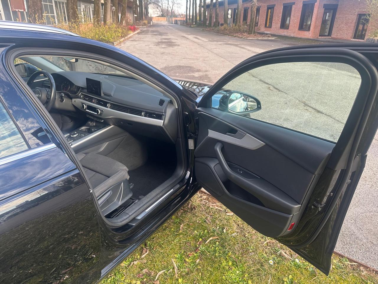 Audi A4 Avant 35 2.0 tdi 150cv s-tronic