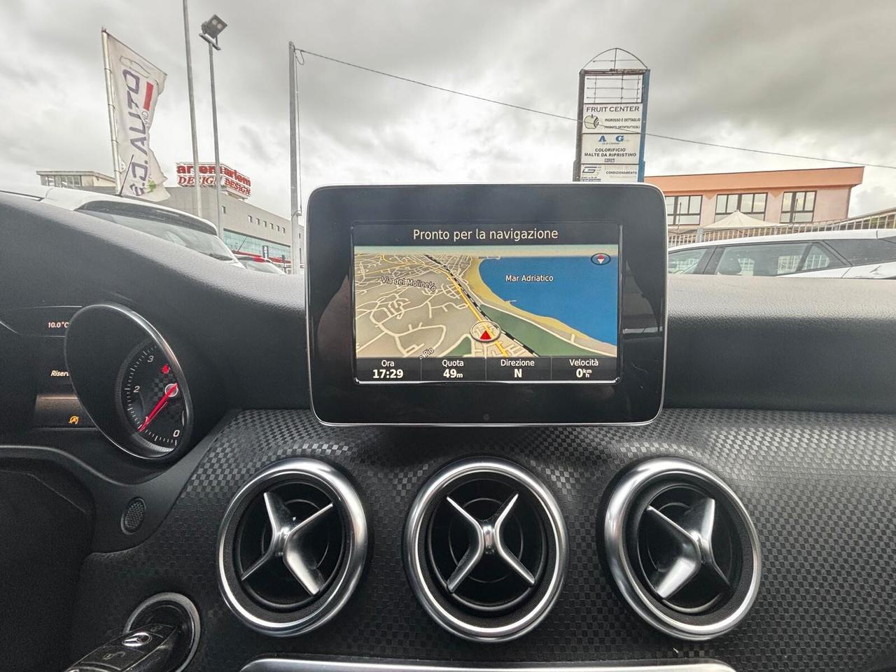 Mercedes-benz A 180 d Premium