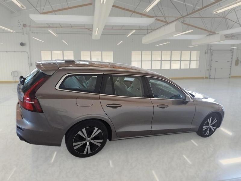 VOLVO V60 B4 D AUTOMATICO MOM.BUSINESS PRO STATION WAGON