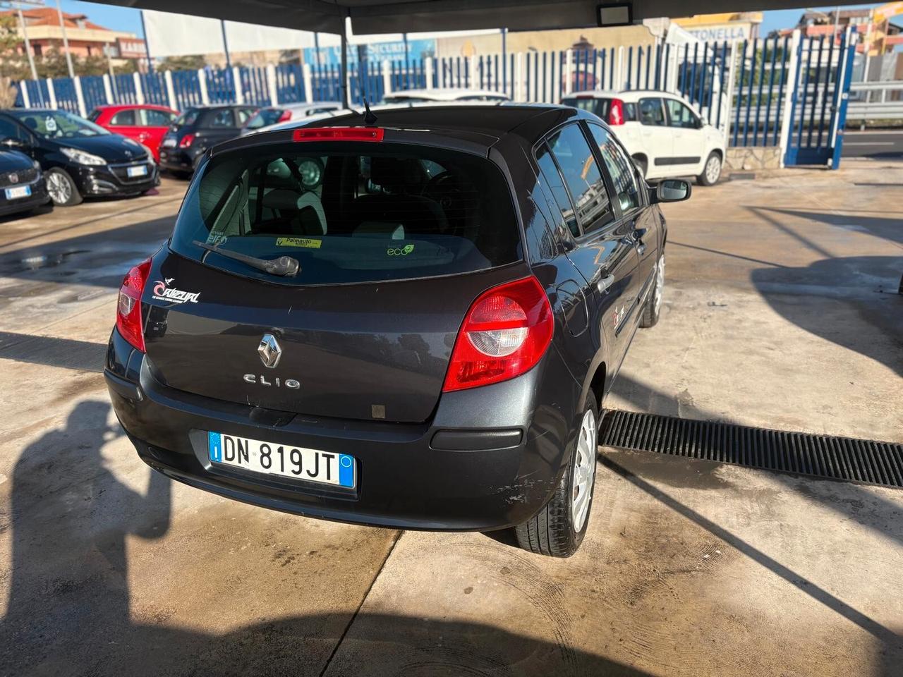 Renault Clio Storia 1.2 16V 5 porte Confort