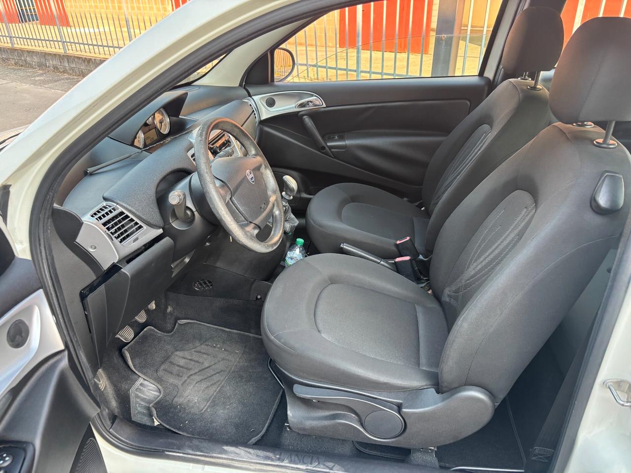 Lancia Ypsilon 1.2 69 CV Platino
