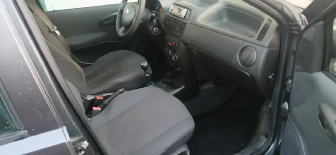 Fiat Punto 1.2 5 porte gpl neopatentati
