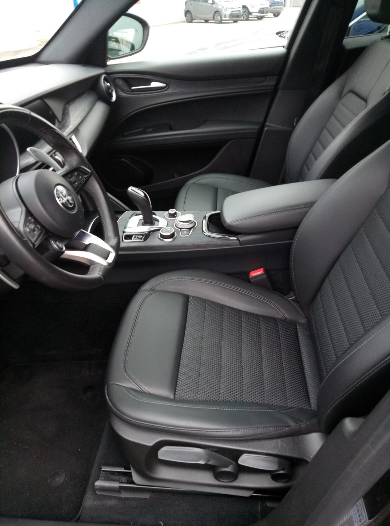 Alfa Romeo Stelvio 2.2 Turbodiesel 210 CV AT8 Q4 Sprint