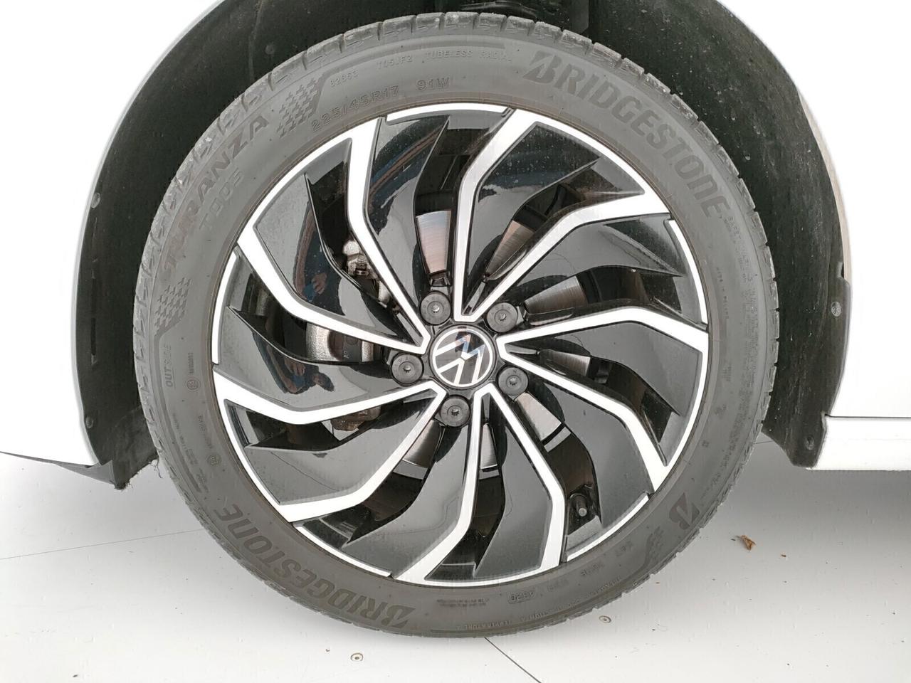 Volkswagen Golf 1.5 TGI DSG 130 CV Aziendale