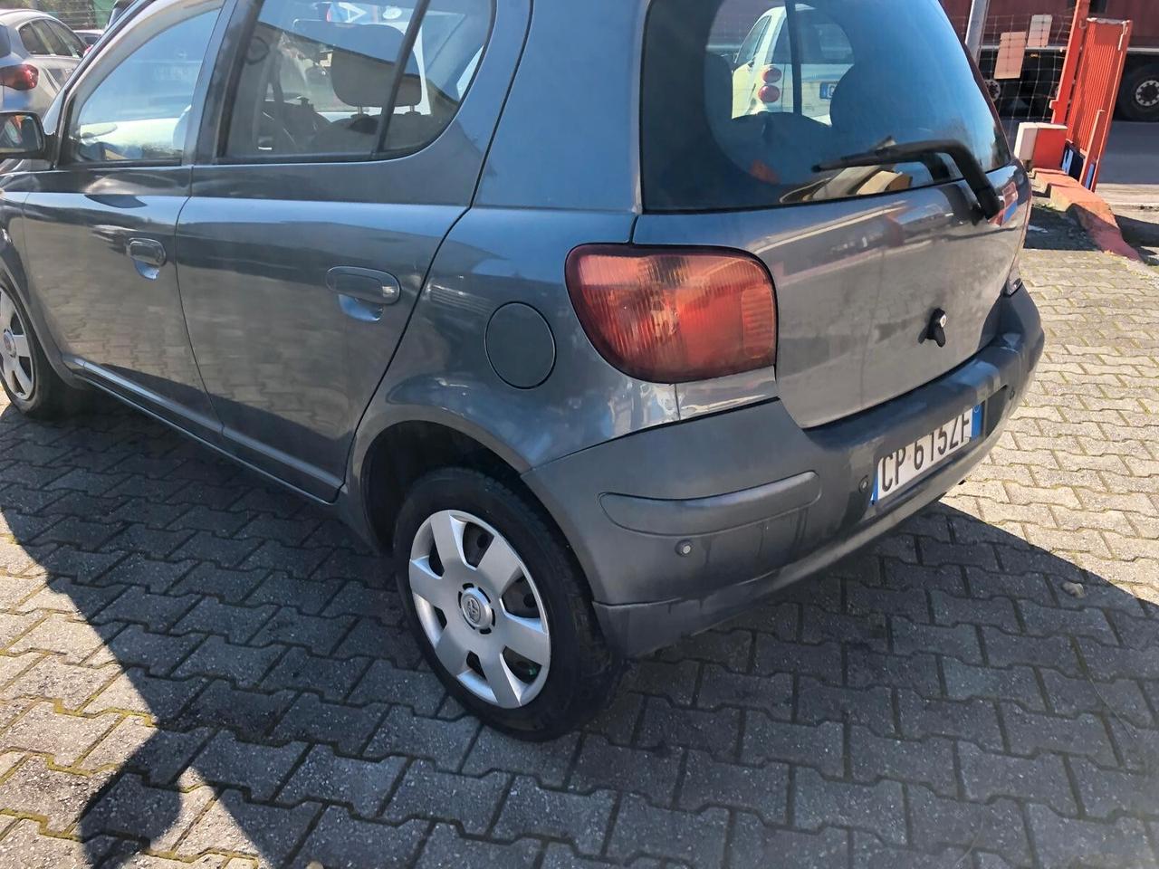 Toyota Yaris 1.0i 16V cat 5 porte Sol UNICO PROPRIETARIO ADATTA X NEOPATENTATI