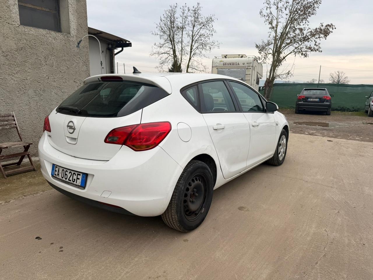 Opel Astra 1.4 16V Twinport 5 porte Enjoy