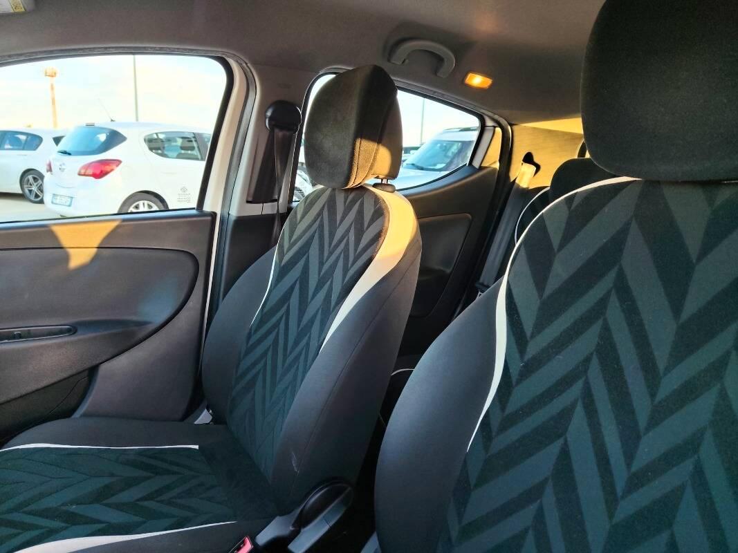 Lancia Ypsilon 1.2 Silver 69cv