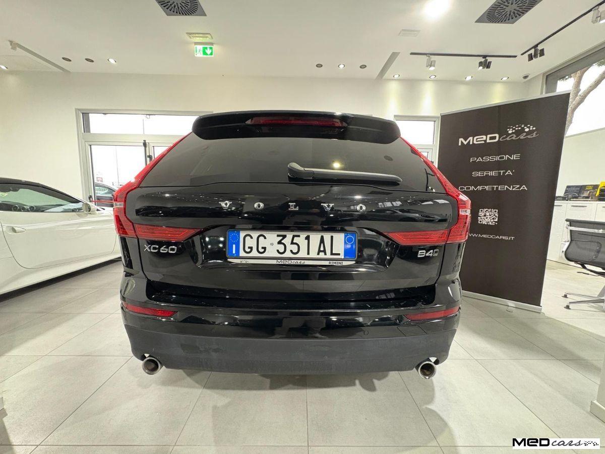 VOLVO - XC60 - B4 AWD Geartronic Momentum