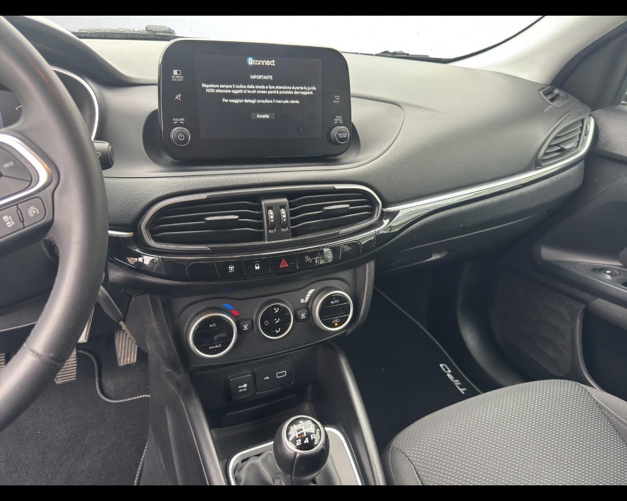 FIAT Tipo (2015-->) - Tipo 1.3 Mjt S&S SW Business