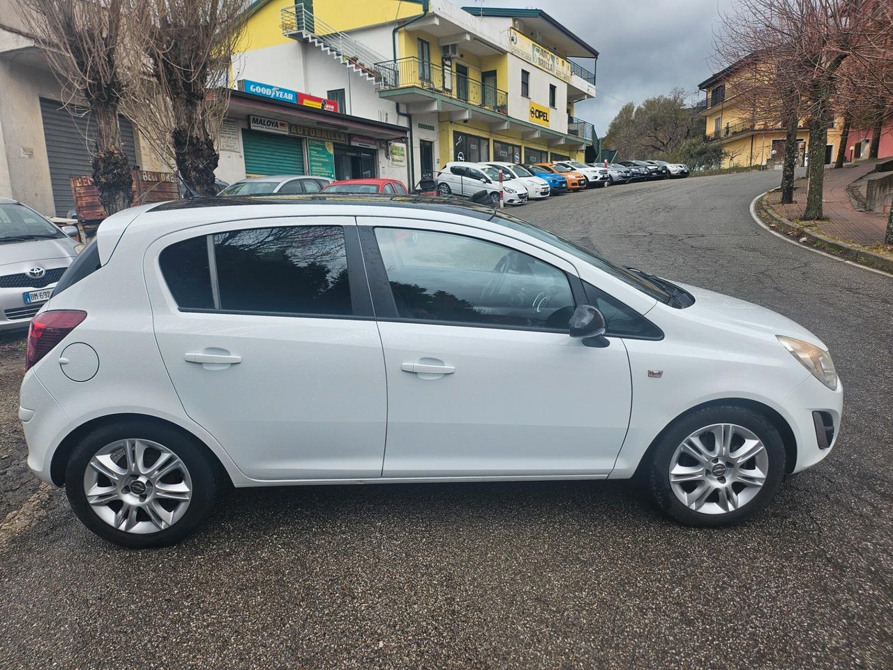 Opel Corsa 1.2 5 porte B-color 2012
