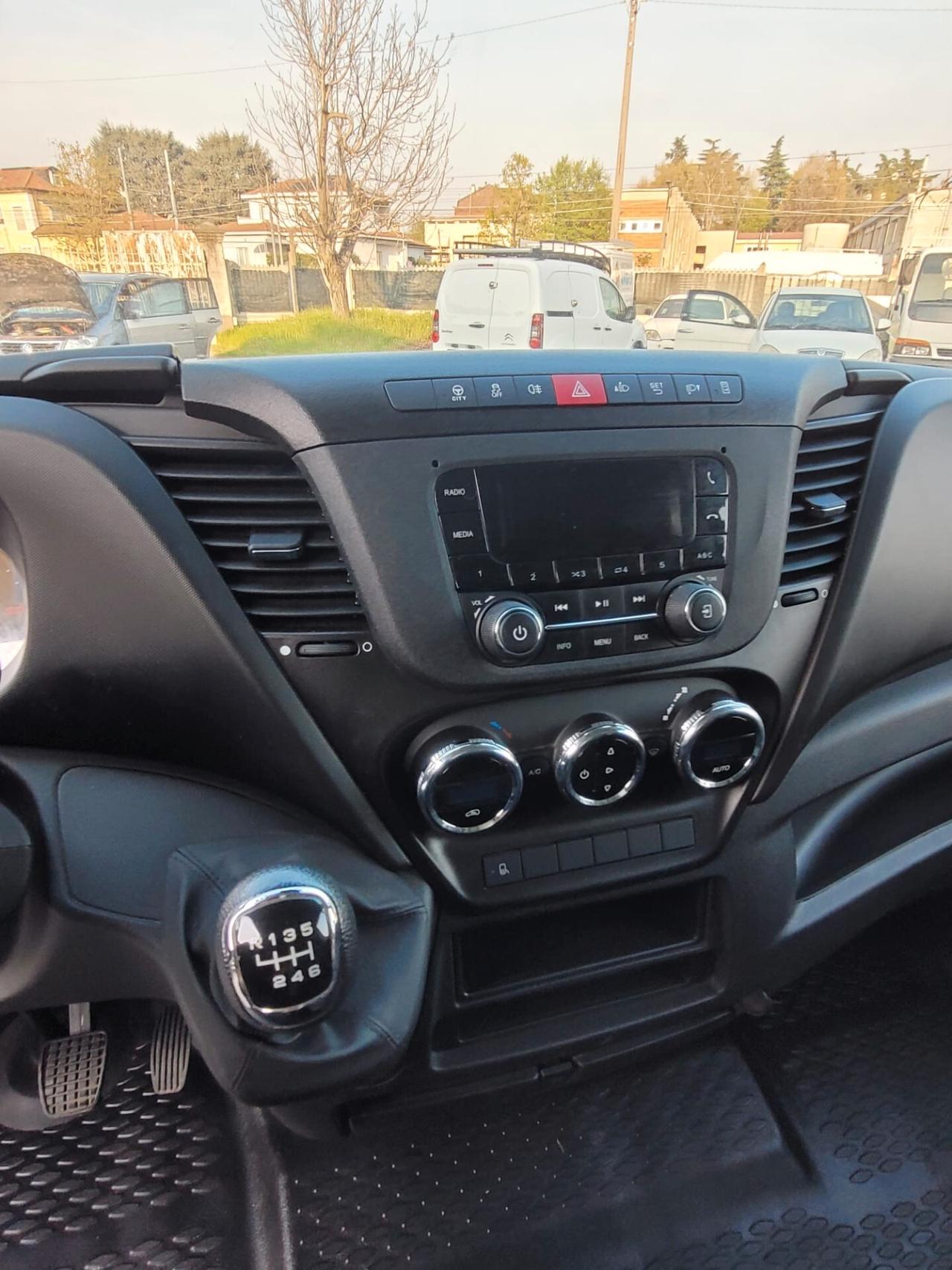 IVECO DAILY 35-160 3.0 (68.179 km)