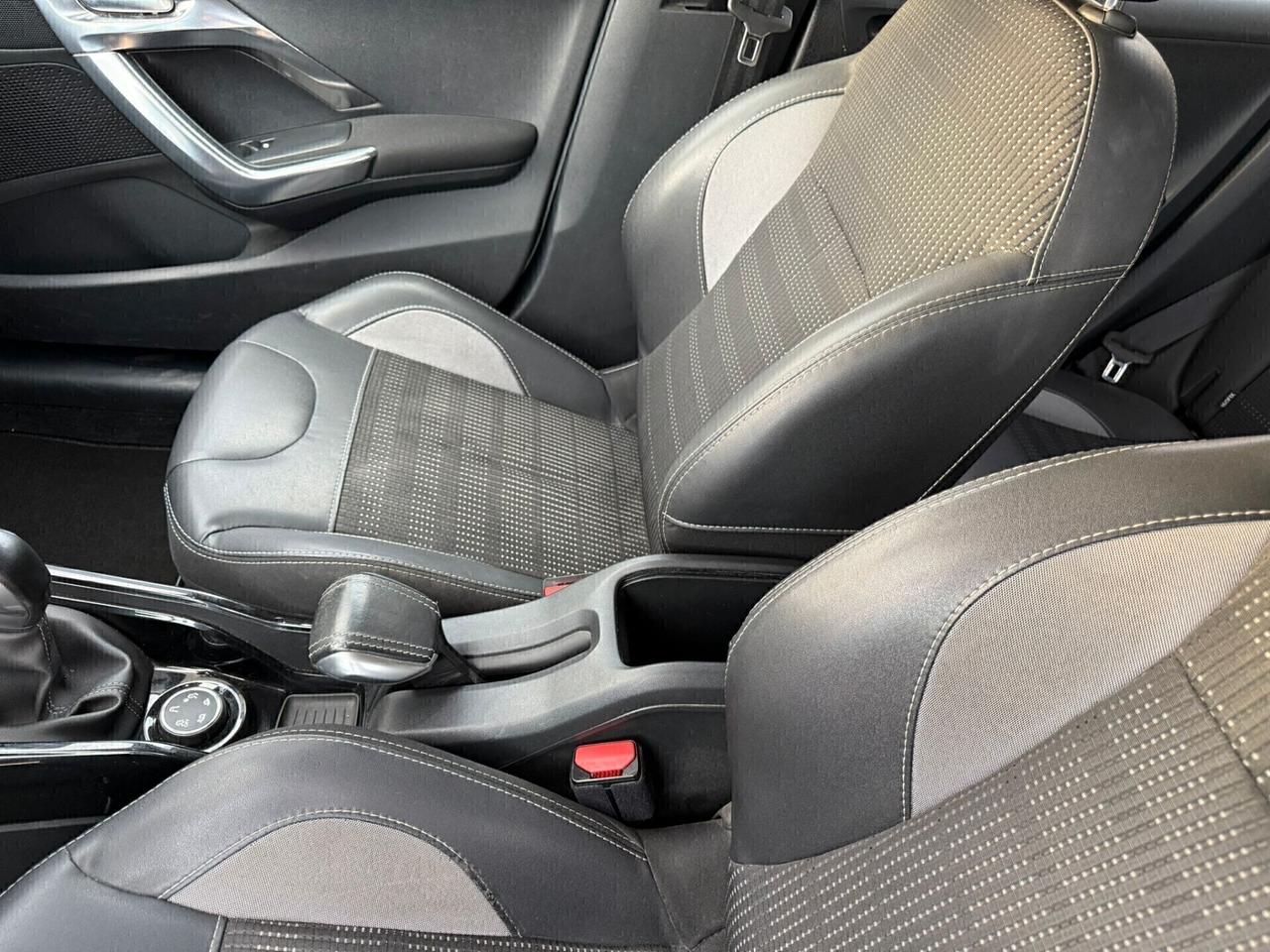 Peugeot 2008 BlueHDi 100 Black Matt